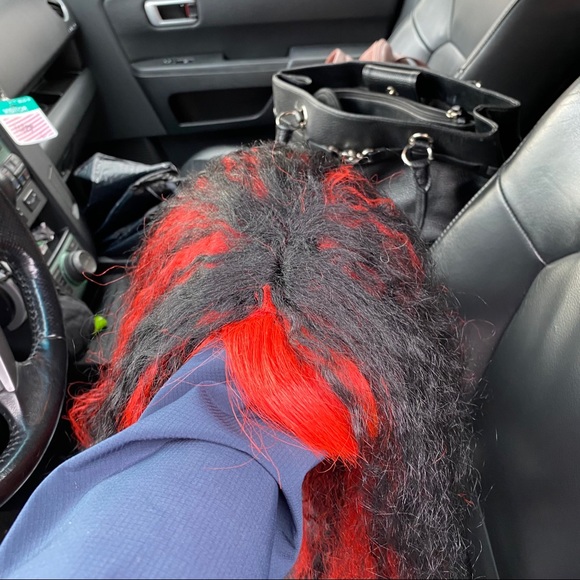 Crimped costume wig red and black - Picture 2 of 5